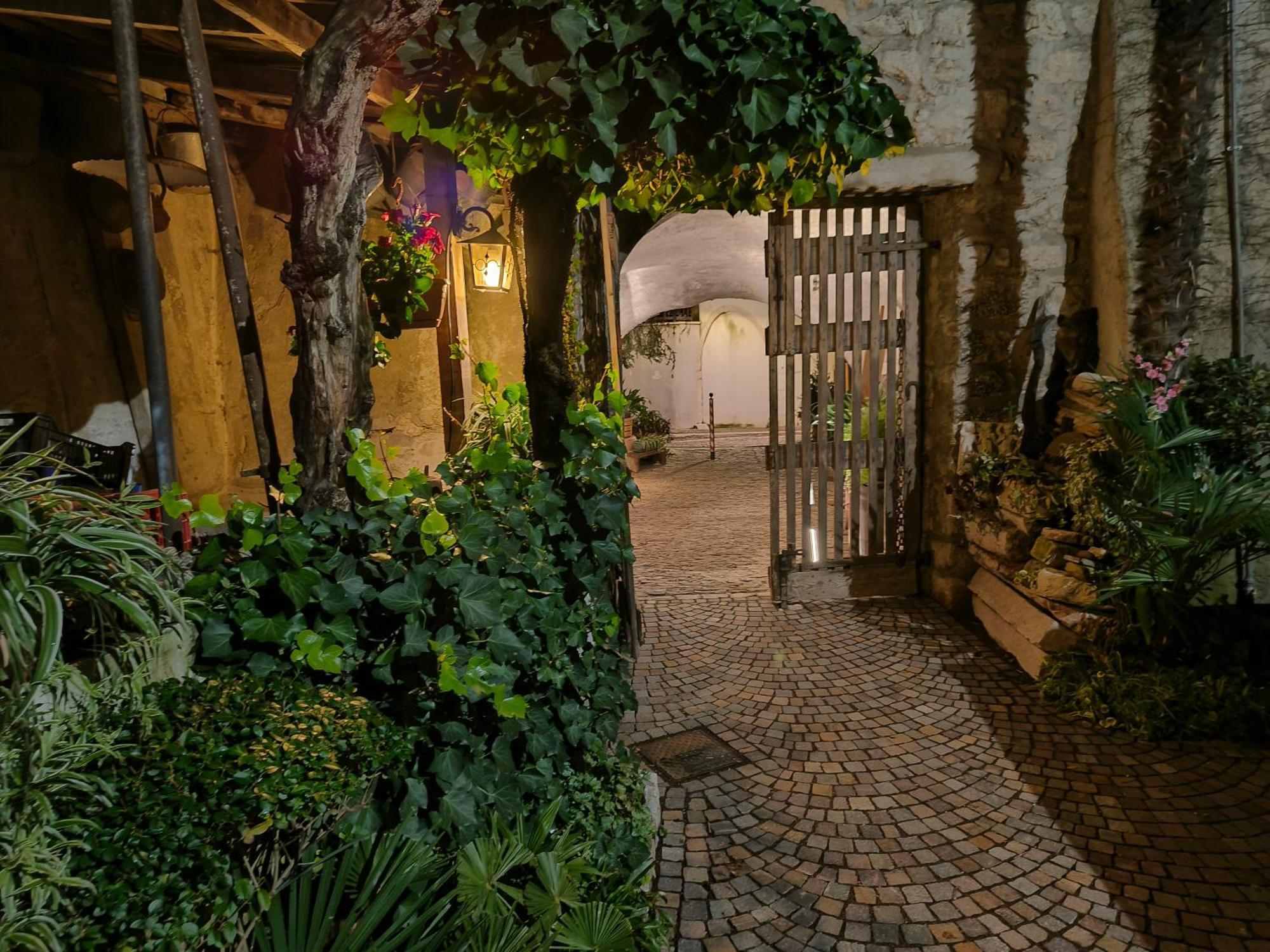 Appartamenti Villa Belvedere Arco Bagian luar foto